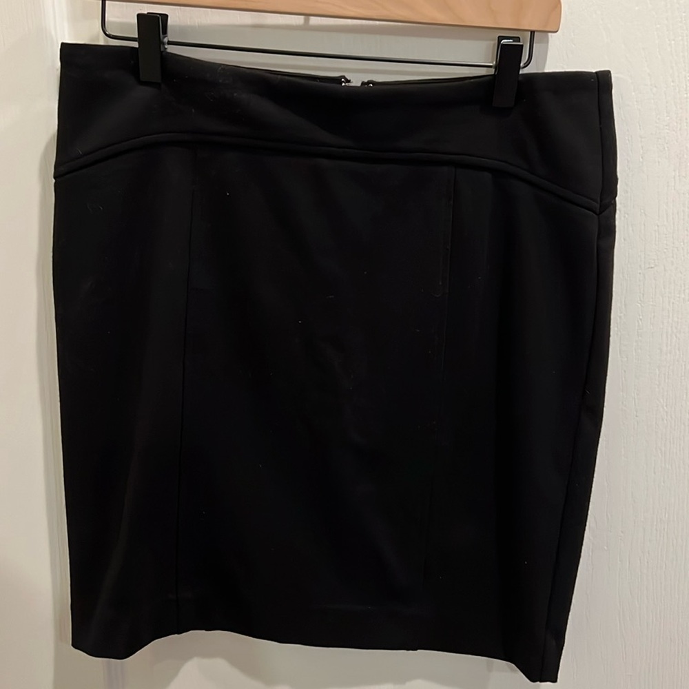 MICHAEL Michael Kors Black Mini Skirt size 6